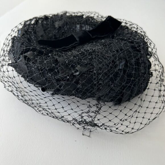 Vintage Women's Black Face Netting Weaved Pillbox Hat USA Union Made HH207802 - Picture 6 of 16